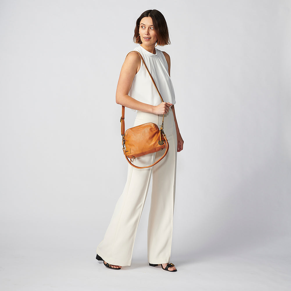 The Manhattan Crossbody – The Wanderers Travel Co. US