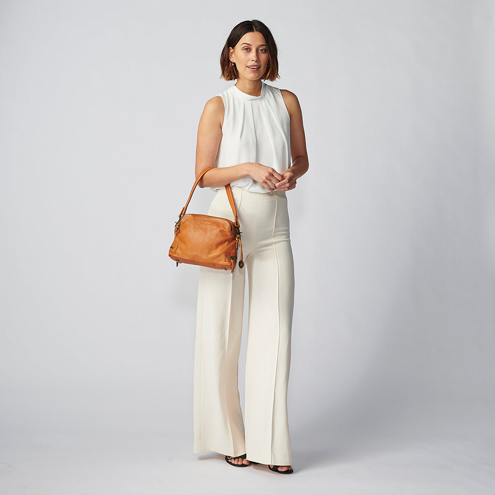 The Manhattan Crossbody – The Wanderers Travel Co. US