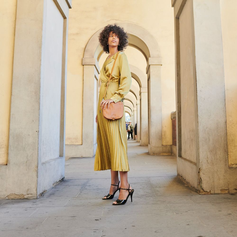 The Salzburg Crossbody – The Wanderers Travel Co. US