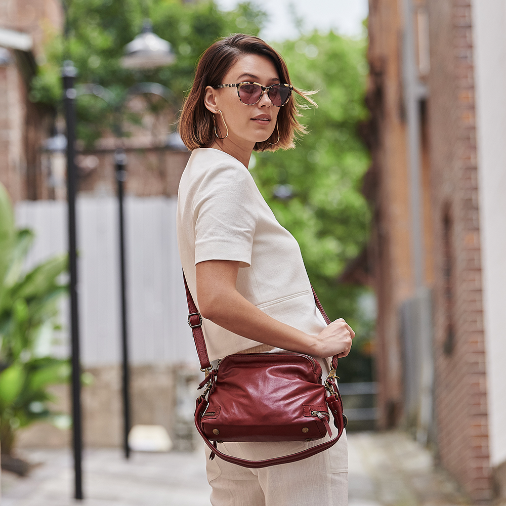 The Manhattan Crossbody – The Wanderers Travel Co. US The Manhattan Crossbody – The Wanderers Travel Co. US